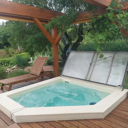 Ket To Vendeghaz Ferienhaus *